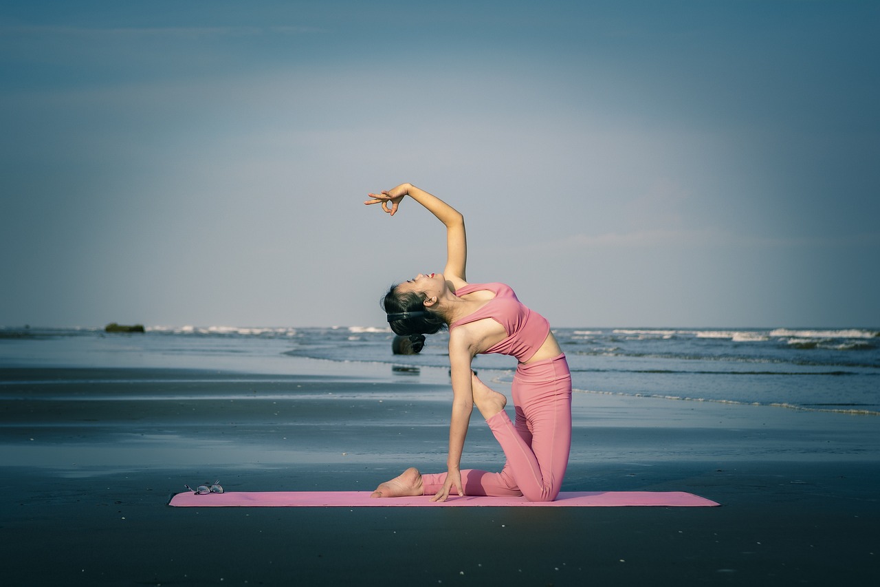 entdecken sie die transformative kraft des yoga. unsere kurse bieten ihnen die möglichkeit, körper und geist zu stärken, stress abzubauen und innere ruhe zu finden. egal ob anfänger oder fortgeschrittener, bei uns finden sie den passenden yoga-stil für ihre bedürfnisse.