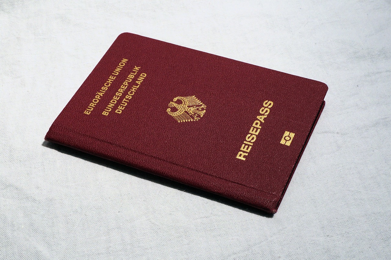 entdecken sie die bedeutung von identität in unserem leben und wie sie unsere beziehungen, unsere entscheidungen und unser selbstverständnis prägt. erfahren sie, wie kulturelle, soziale und persönliche faktoren unsere identität formen.